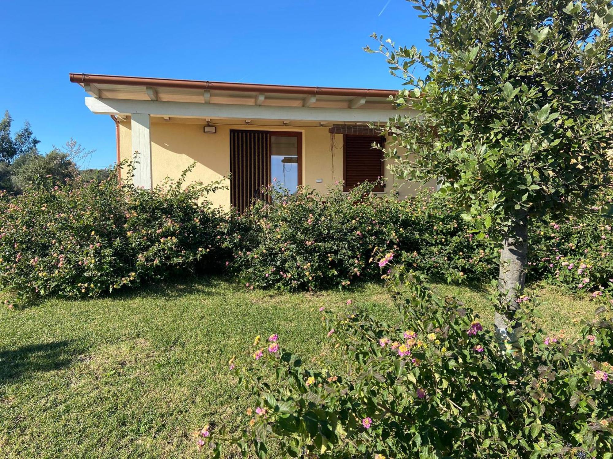 Villa Aratha Орозеи Екстериор снимка